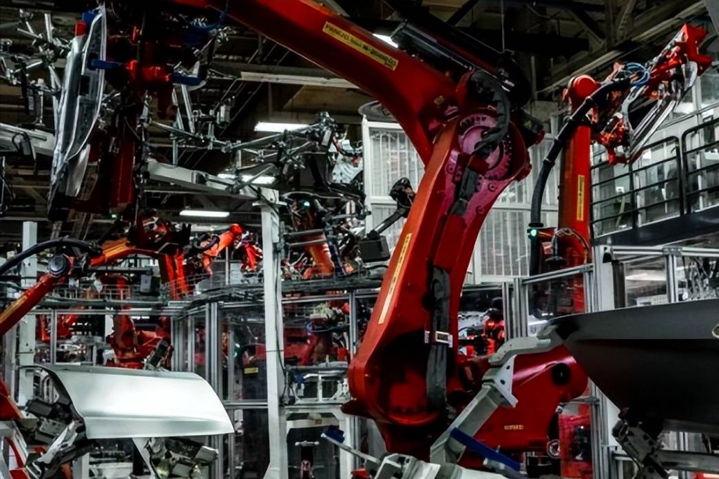 除了算法和芯片你的国产特斯拉都是madeinchina