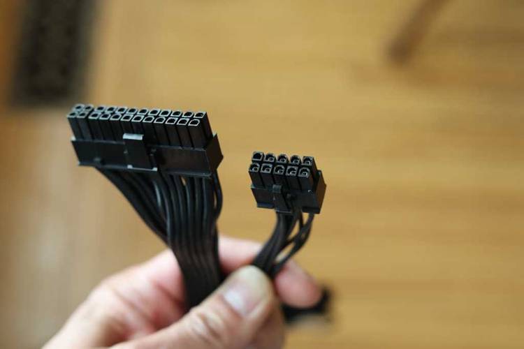 0电源可承受1800w峰值功耗_pin_供电_接口