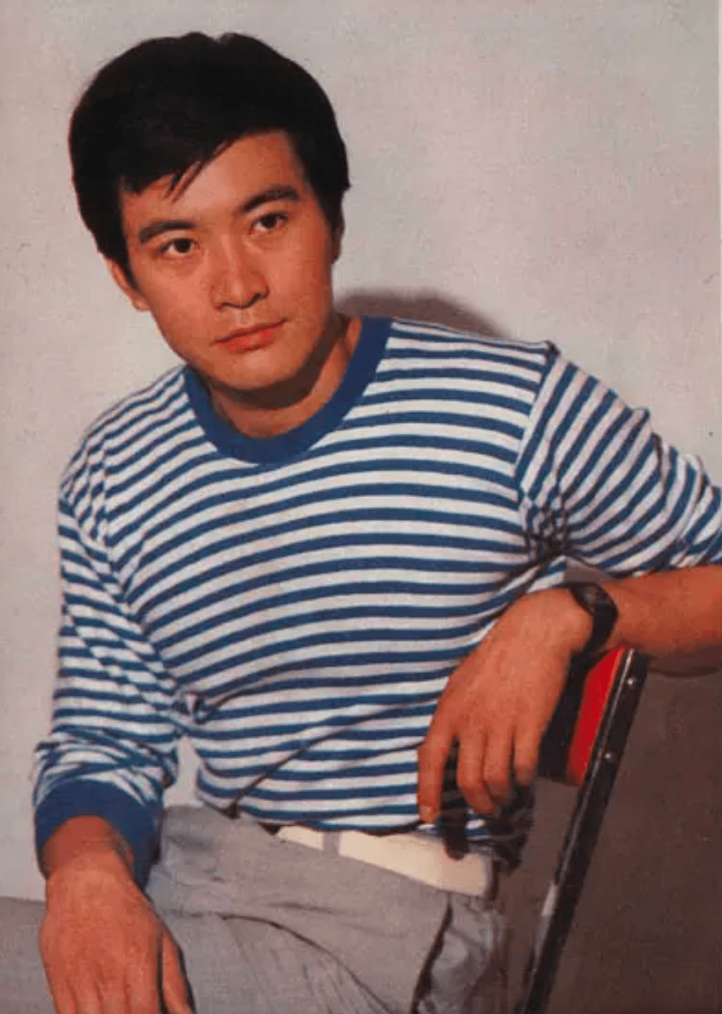 被生父告进法院,发妻也遭劫匪杀害,今66岁已被遗忘_周里_傅春英_张巍