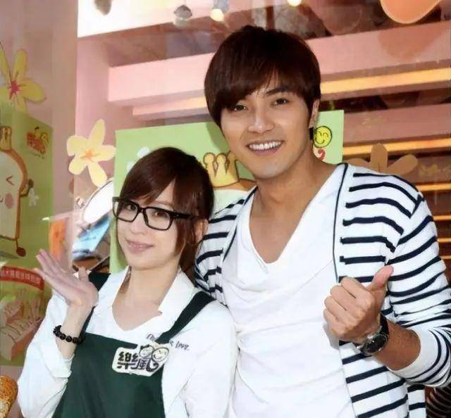 06年主演的《微笑pasta》,再次夺得收视冠军,王心凌的人气也达到顶峰.