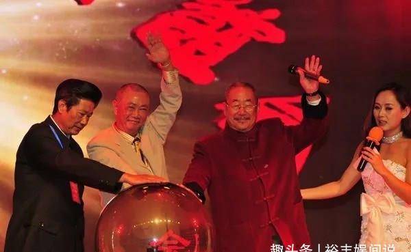 原创和胜和传奇猛人刀文龙近照曾与崩牙驹争地盘拥有多艘赌船