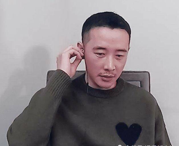 38岁罗晋素颜出镜,少了滤镜和特效,不刮胡子真实颜值一目了然_剧中