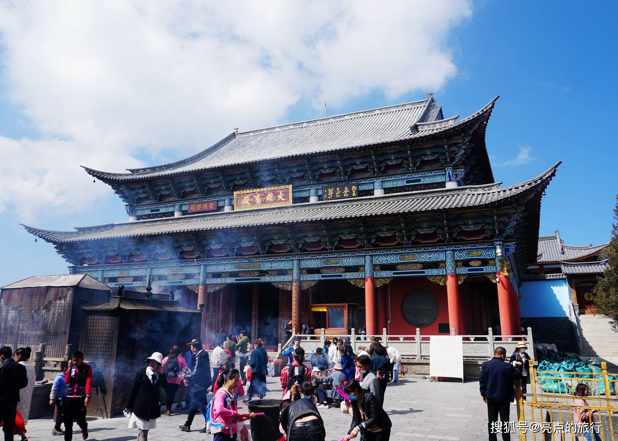 原创大理鸡足山拈花微笑的典故由此而来金顶寺天柱峰最高的建筑