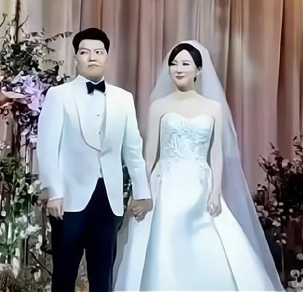 相信余声老公被抓是真的,也有网友开始同情余声当初余声嫁给魏鹏的