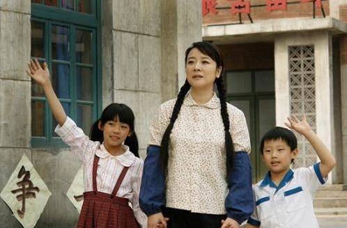 当初就有这么一位叫做陈小艺的女演员,因为《外来妹》这部剧让她在