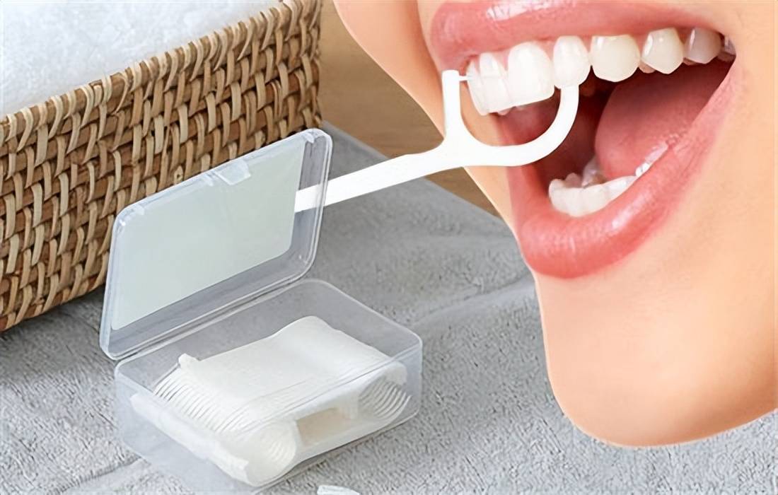 经常咀嚼这些食物,不仅会让咬肌发达,还会磨损牙齿.