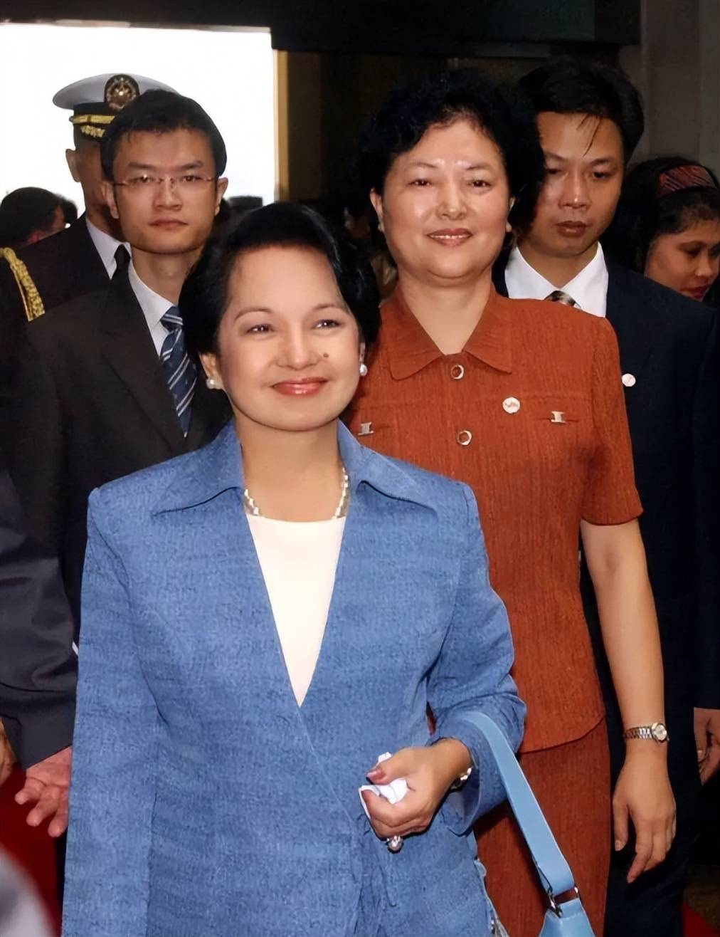 原创菲律宾女总统阿罗约硬扛美国压力和中国要好自称中国儿媳妇