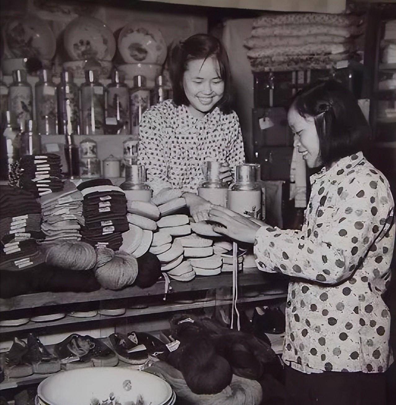 一组老照片:回忆起上个世纪八十年代的生活,有的物件已经消失_小时候