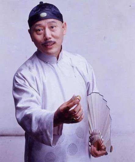 原创66岁李成儒近照91年身价上亿住故宫旁儿子却被称最惨星二代