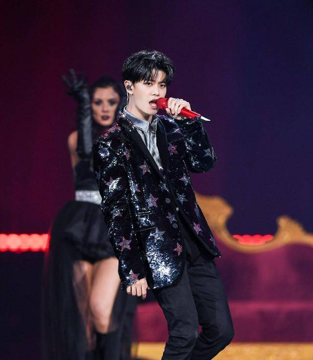 任嘉伦新歌跨年首秀冯提莫女版唐僧惊艳全场网友真上头