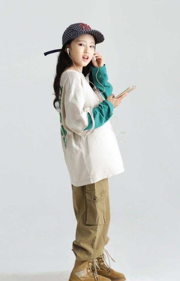 9岁穿起裤袜的腿,长得要命_范若若_一身_小时候