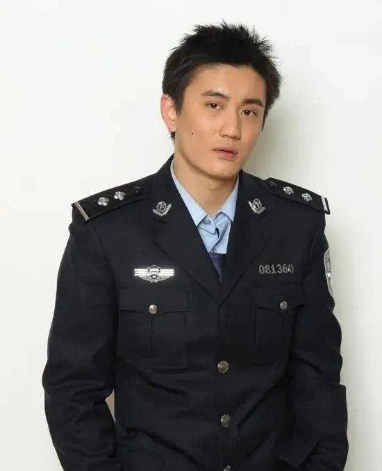 饰演冷面杀手宁伟成名10岁成著名童星为上北影连考3次今北电硕士