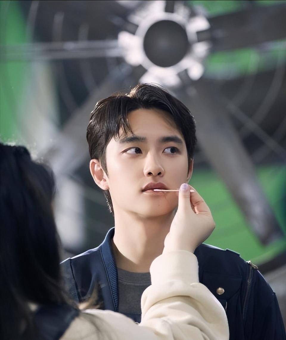 exo成员都暻秀确诊感染新冠,目前正暂停一切活动正在隔离中_康复吧_后