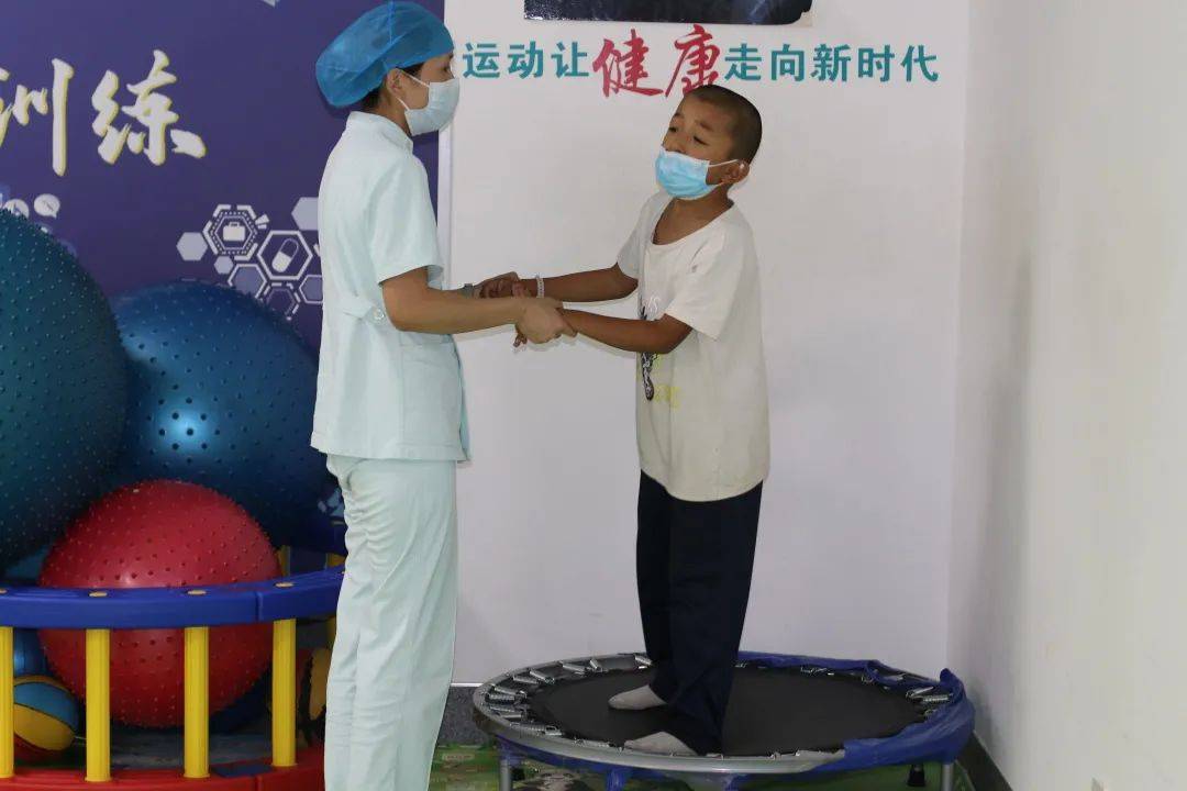 中国航天日丨前庭、触觉、平衡感，航天员前庭训练特殊儿童也在用