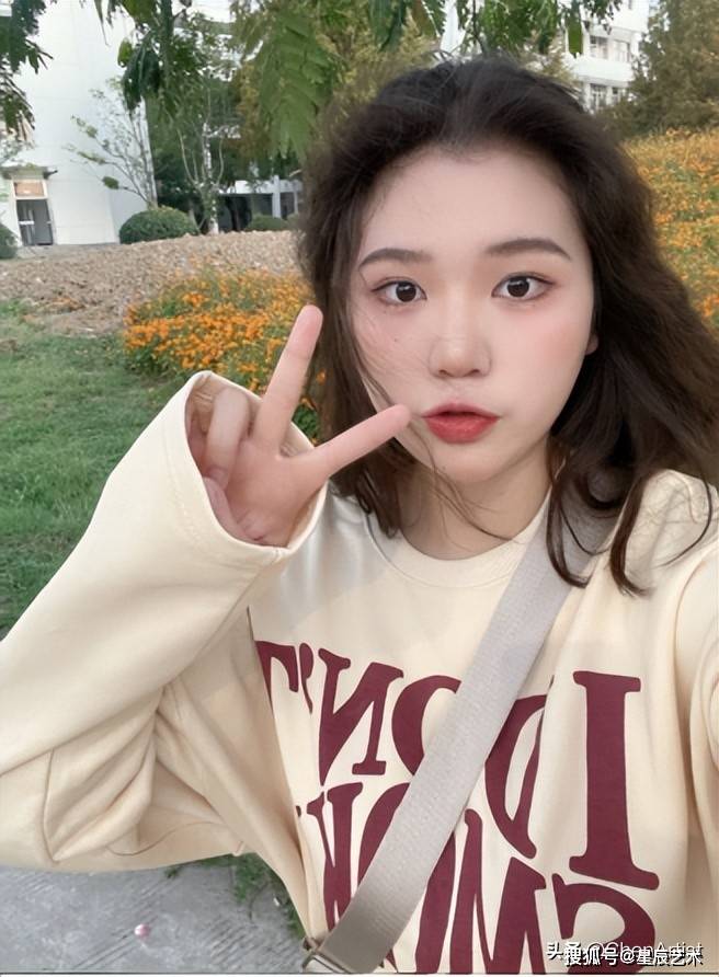 赵晨晨《岁月静好》康姗《人间有味是清欢》陈禹桥《两个时代》张雯璐