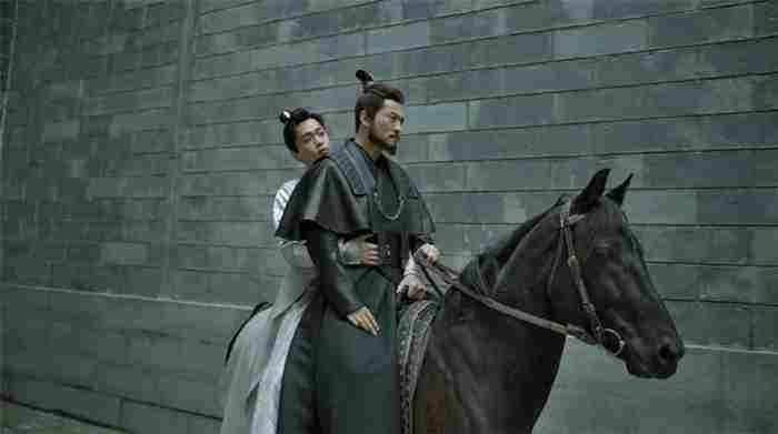 后来肖恩死后和范闲合作一起对付沈重,所以才会被调回京城,不过正是