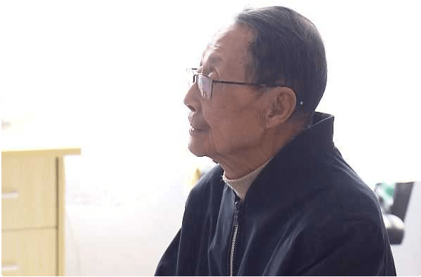 拾荒老人韦思浩隐瞒资助贫困学生20余年意外离世时才被人知晓