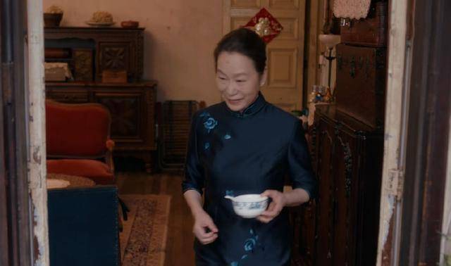 《安家》江奶奶气质如兰,穿旗袍雅致得体,简直美得惊艳时光_女人_爷爷