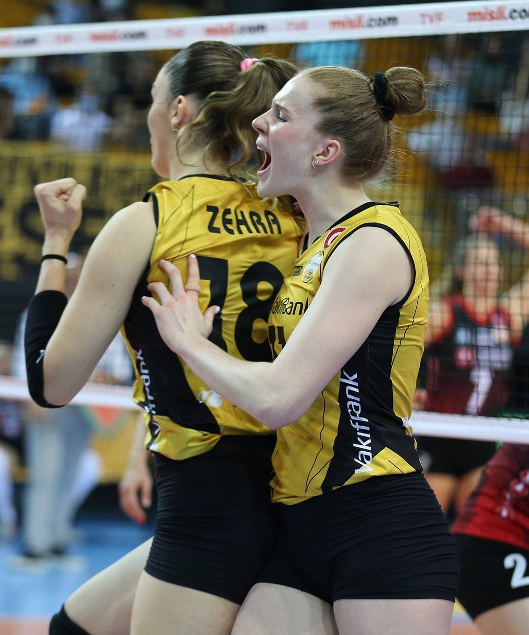 土耳其女排超级联赛瓦基弗银行与费内巴切顺利会师决赛