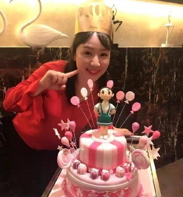 关凌晒成长经历庆38岁生日,低调嫁姬云飞,儿女取名很"随意"