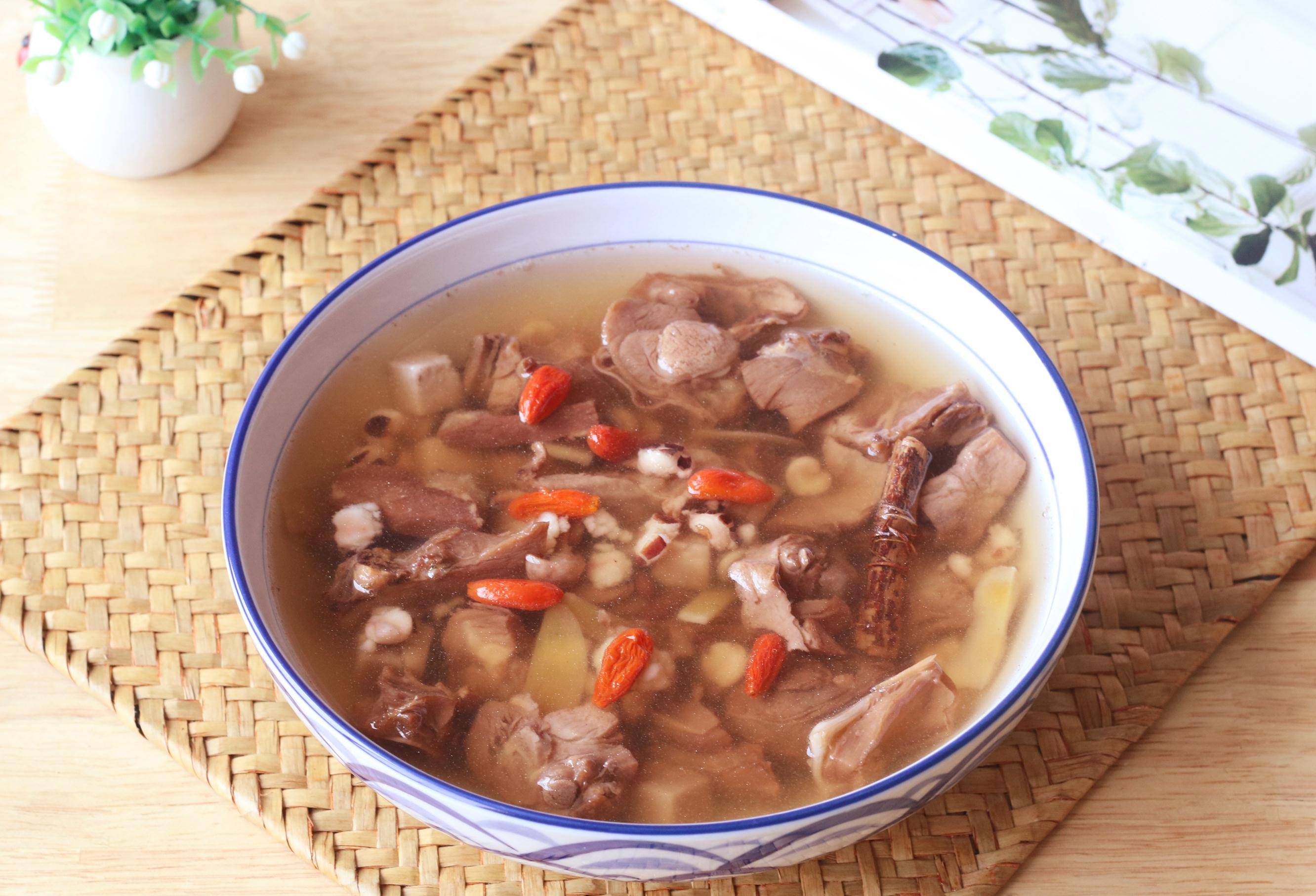 雨季潮湿广东人常喝这祛湿汤清爽不油腻早喝早受益