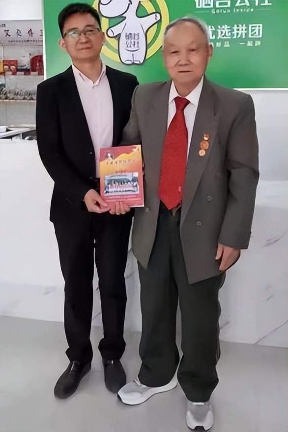 孙玉斌简介剪报达人孙玉斌,81岁,中共党员:退役军人,天津大港油田退休