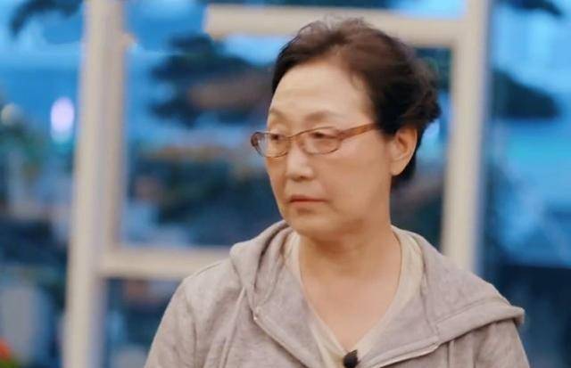 原创张铎妈妈不顾儿媳身体将陈松伶取暖毛巾拿下张铎反应让人心寒