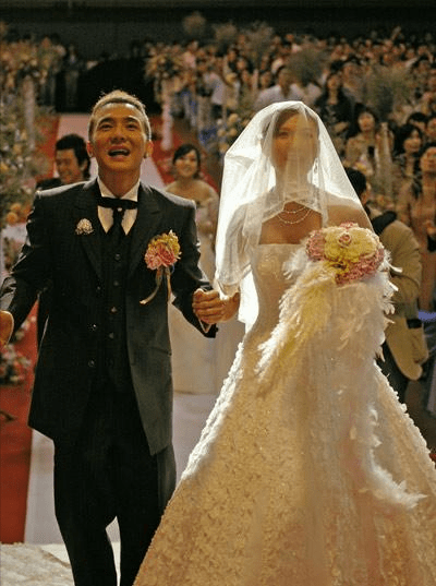 刘畊宏的坚爱情史,与妻子相爱22年零绯闻,50岁靠直播健身成顶流