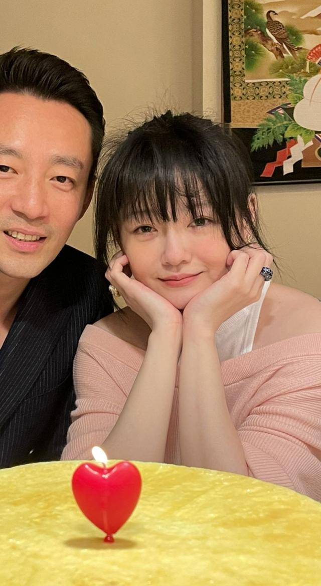 大s胖的自然真实头发油腻素颜难掩沧桑连她都成老妈子了