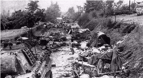 因为靠近美军主力部队太近而无法脱身,这是当时法莱斯