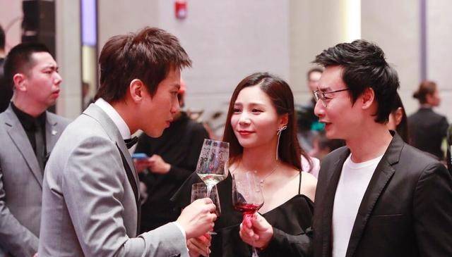 奥运会现场被求婚,如今30岁,依旧美艳动人_何姿_秦凯_冬泳