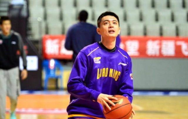 原创37岁的杨鸣沧桑肉眼可见请别亵渎杨鸣在辽篮18年的坚守