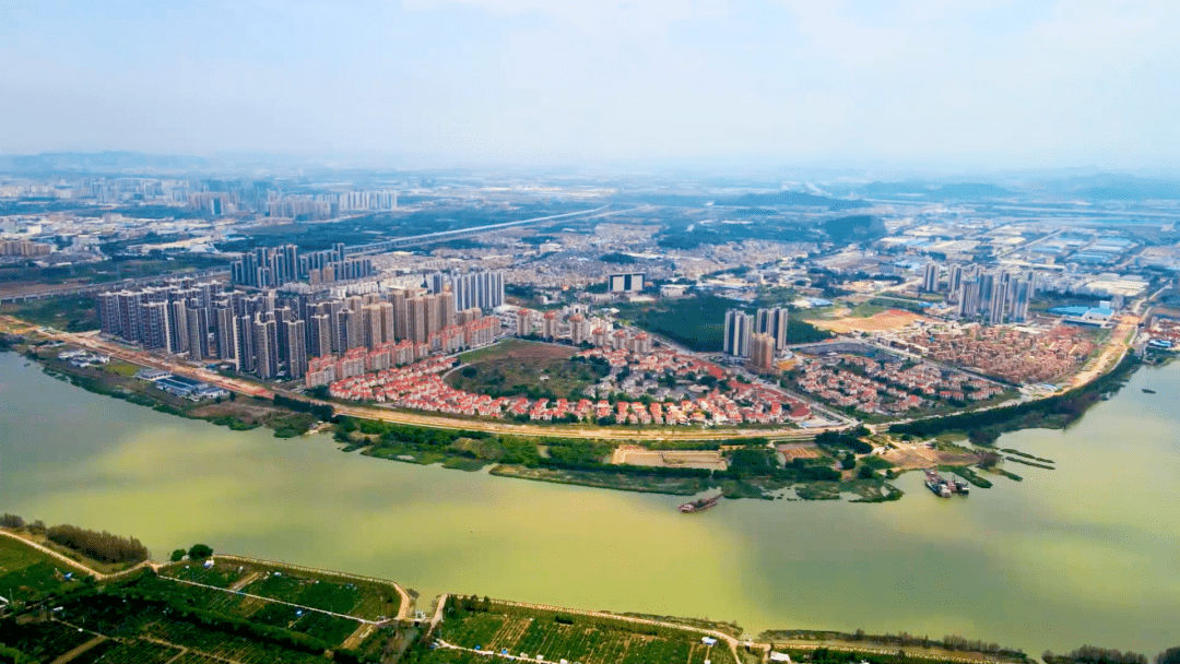 新會保利西海岸,保利結合新會城市中心南移策略,在潭江沿岸打造1700畝