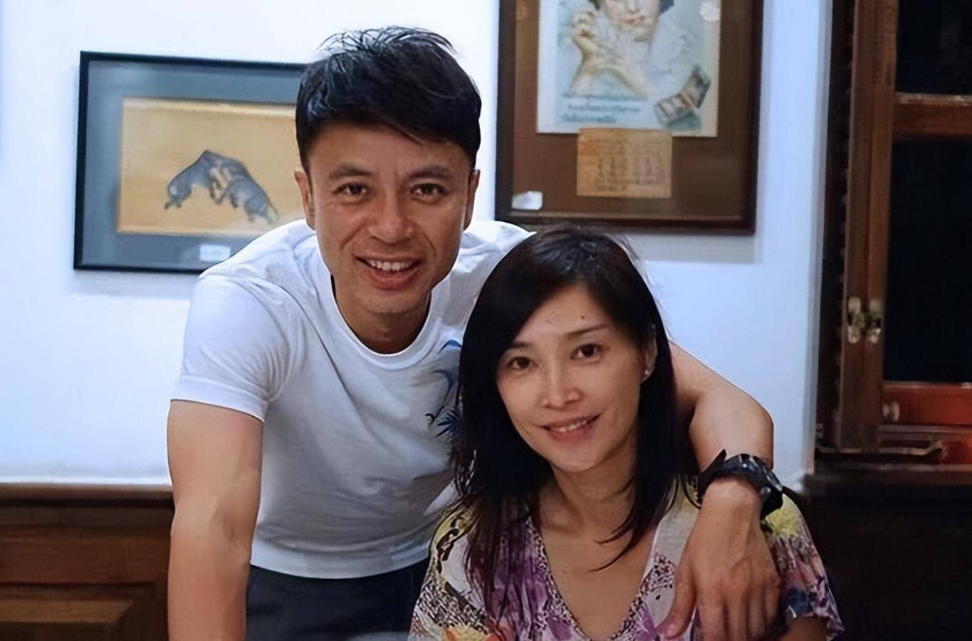 香港小姐卢淑仪,最好的年纪遇到李克勤,幸福甜蜜的日子天天有_谭咏麟