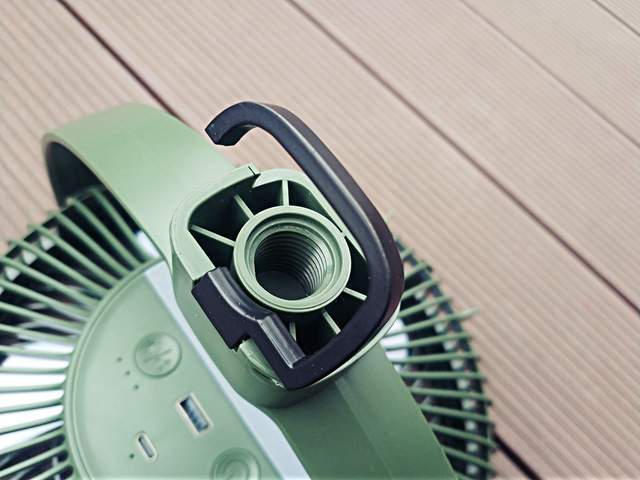 吹着能驱蚊的凉风就算晒太阳也是凉爽edon爱登便携式电风扇