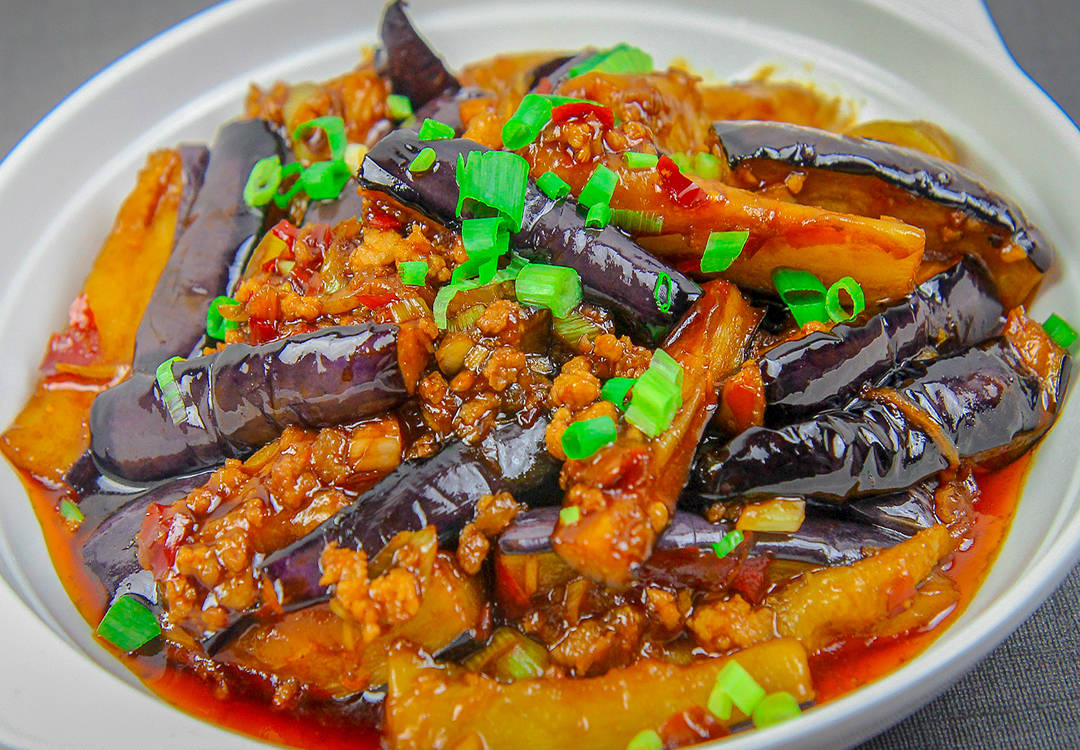 原创荐2道家常菜鱼香茄子和蘑菇炒菠菜防三高经典川菜色香味俱全