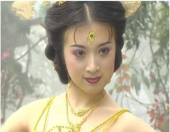 2000年,金巧巧在电视剧《春光灿烂猪八戒》中扮演了刁钻任性的二龙女