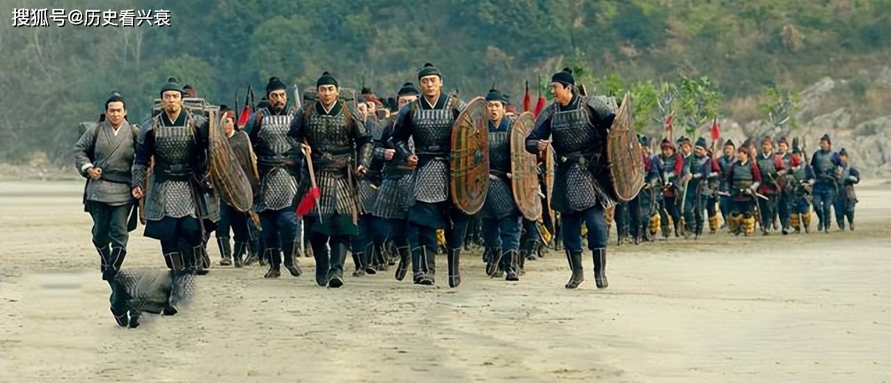 原创中国古代军队很少手拿铁皮的盾牌进行冲锋难道是不起作用