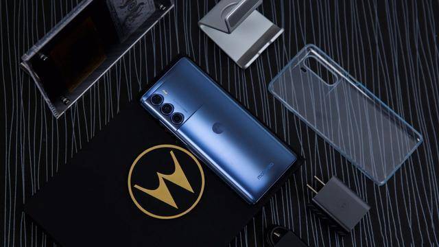 cpu方法采用x1超大核,gpu为adreno660,配备turbo lpddr5运存和tubo