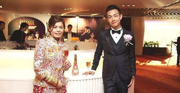 他对"丑妻"不离不弃, 婚礼请来半个娱乐圈, 他就是梁唯烈_梁烈唯_tina