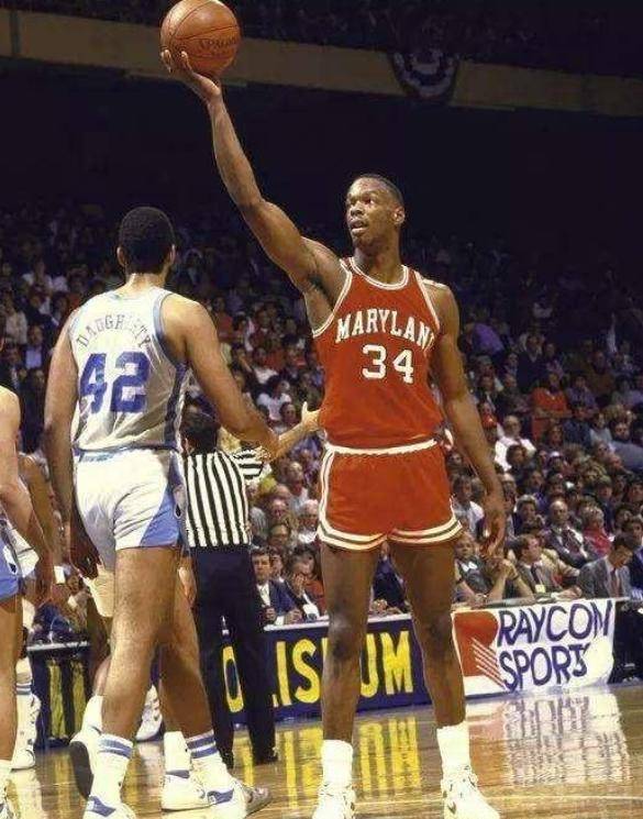 传闻中有三个人,但乔丹亲口承认的却只有一个_拜亚斯_科比_1