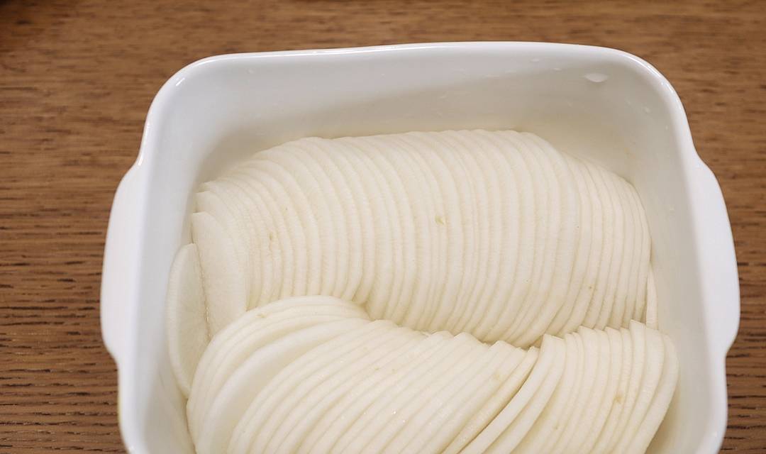 再摆一层;简单的食材和做法,摆盘上稍用心,让食物也有一种被尊重的