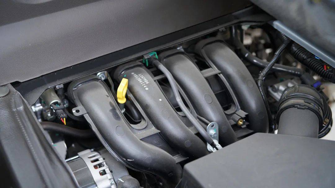 动力采用五菱汽车的lj479q6型国六汽油发动机,排量为1.