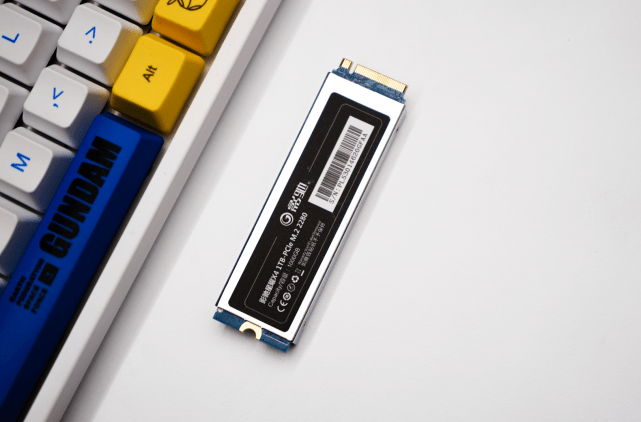 影驰星曜x4 ssd上手评测:虽是入门级,但颜值与质价比格外突出_固态