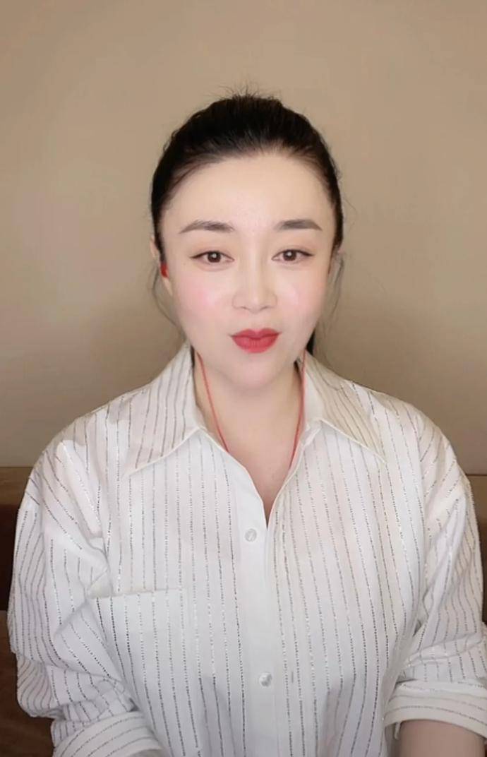 原创关婷娜埋怨赵本山拍乡村爱情这么多年没安排一个帅哥和我搭戏