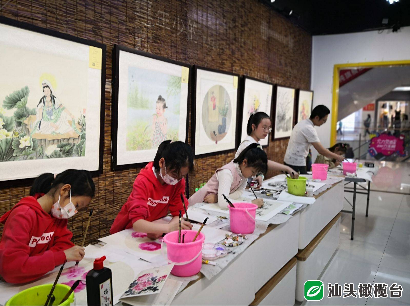 汕头本土画家创作艺术沙龙在这里举办,持续至本月底……_金平_美术_新