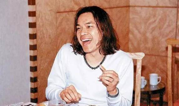 原创香港四大癫王过不好自己人生的惨淡巨星们