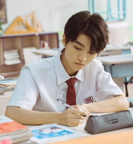 中国内地实力派偶像明星,tfboys队长-王俊凯_少年团_组合_未来