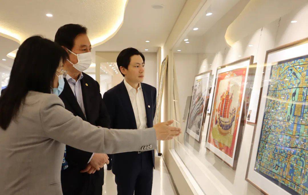 刘化龙调研保利中丝