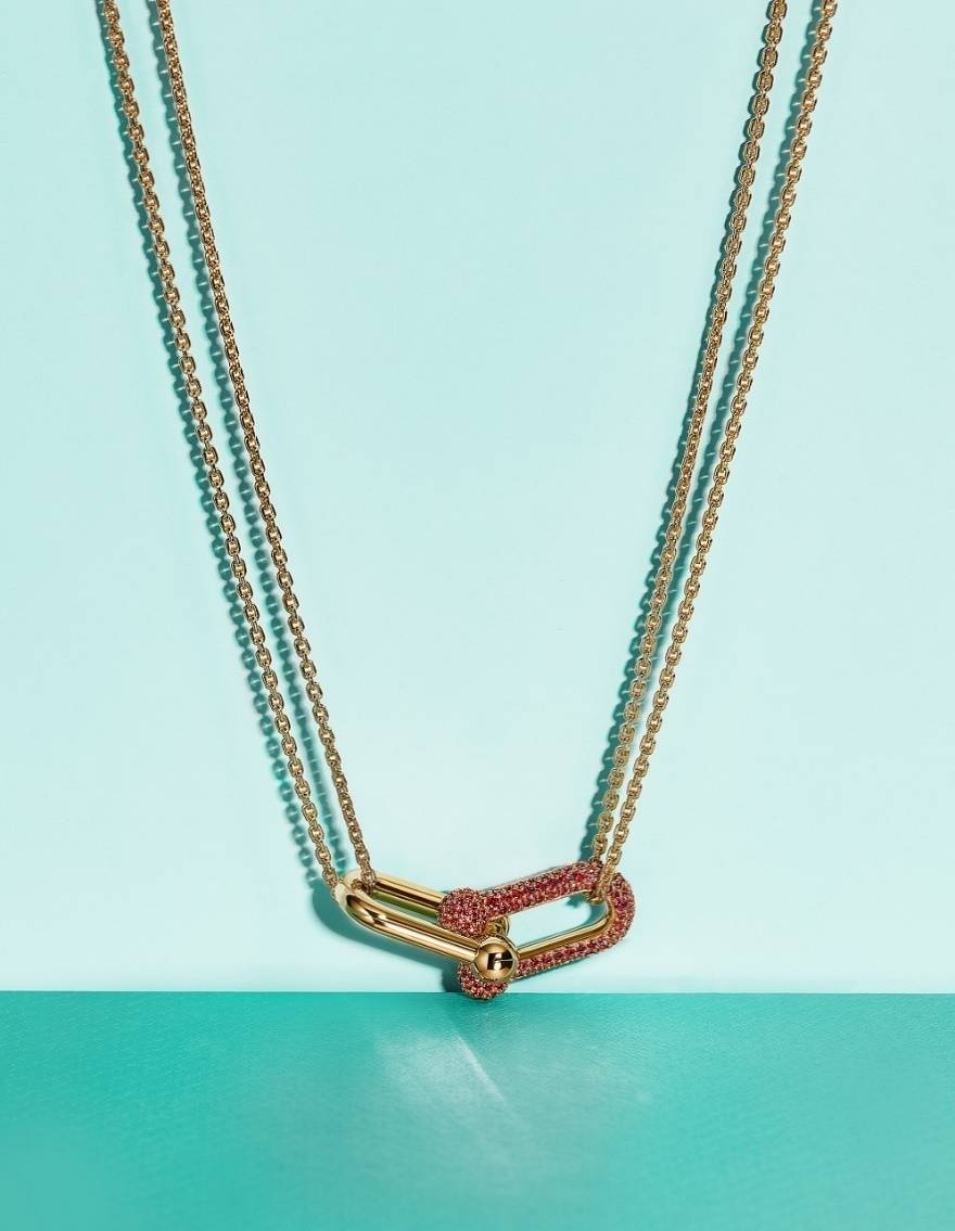 谷爱凌佩戴520全球限量款Tiffany HardWear红宝石项链演绎全新蒂芙尼广告大片